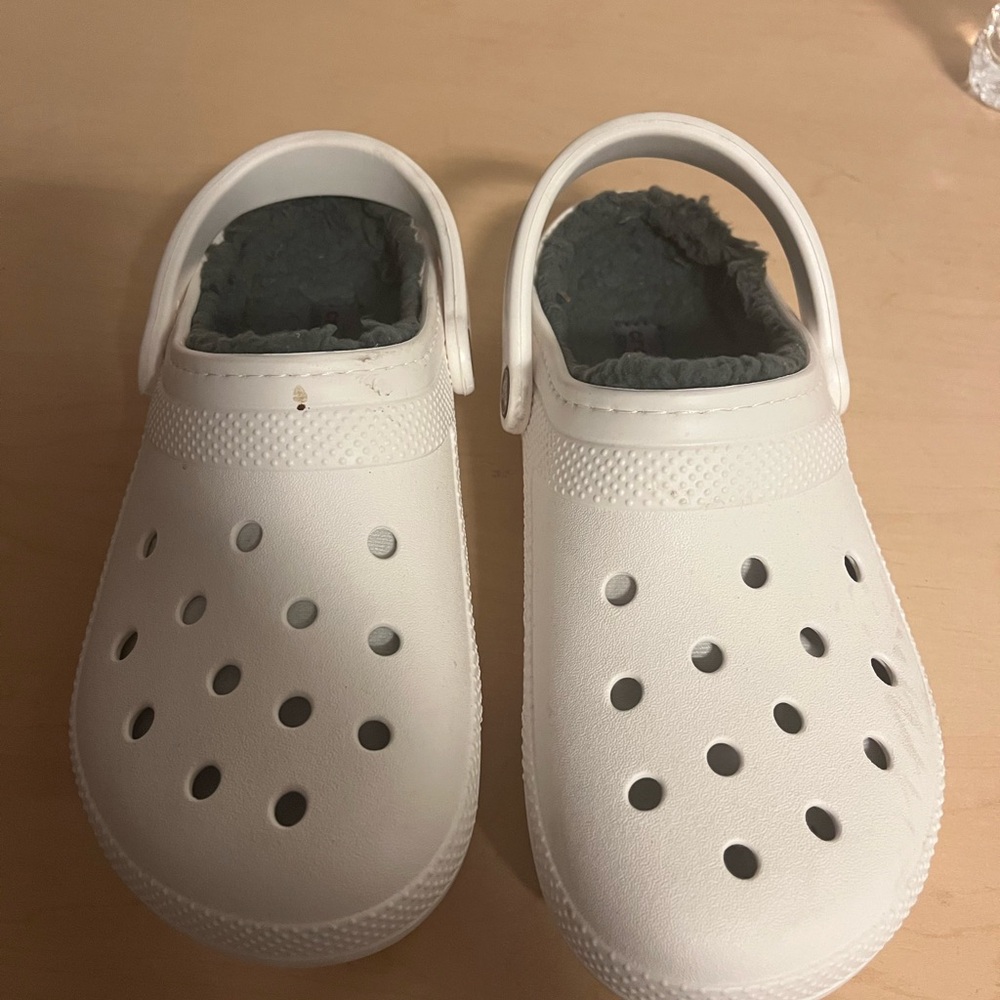 CROCS classic lined White Slippers with Gray Interior slip-on clog shoe 8 - Picture 7 of 8